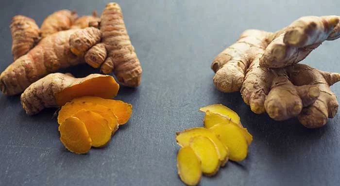 6 Foods to reduce post nasal drip: Ginger and Turmeric