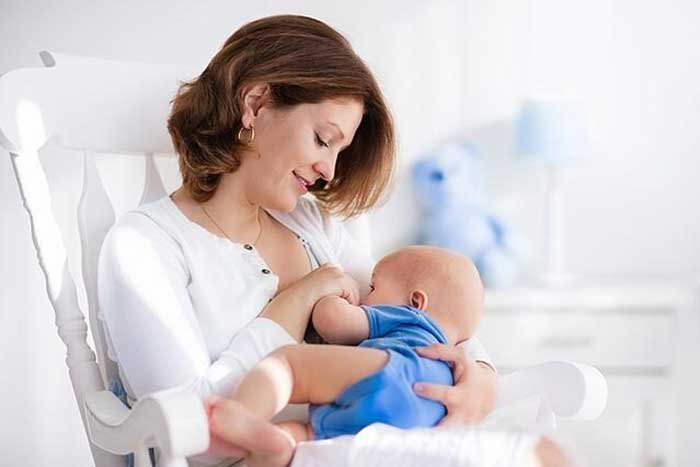Breastfeeding with Nipple Piercing: Risks and Precautions Breastfeeding with Nipple Piercing: Risks and Precautions