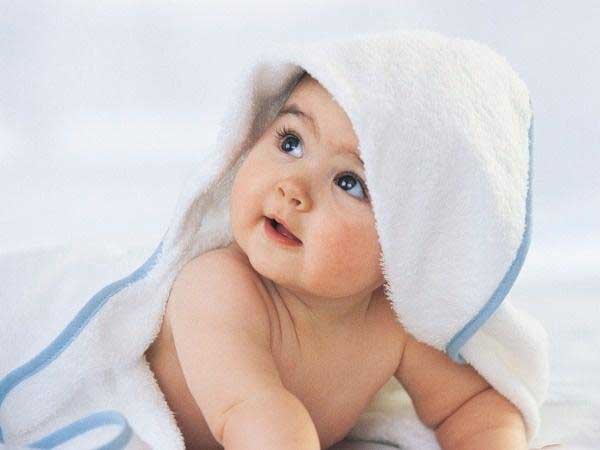 13 Tips to Make Baby Hair Grow Fast: Use a soft towel