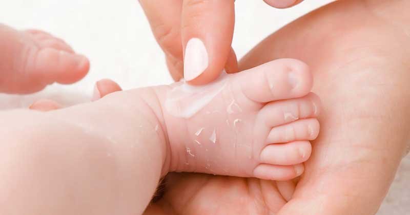 where is the newborn Baby skin peeling